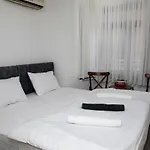 Kapselhotel Noya *